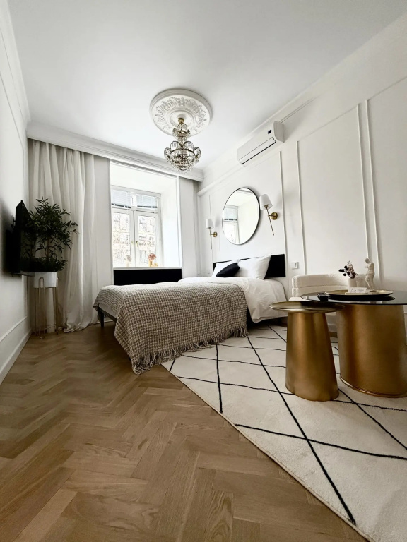 1 Bedroom Comfort Double room with city view (full double bed)