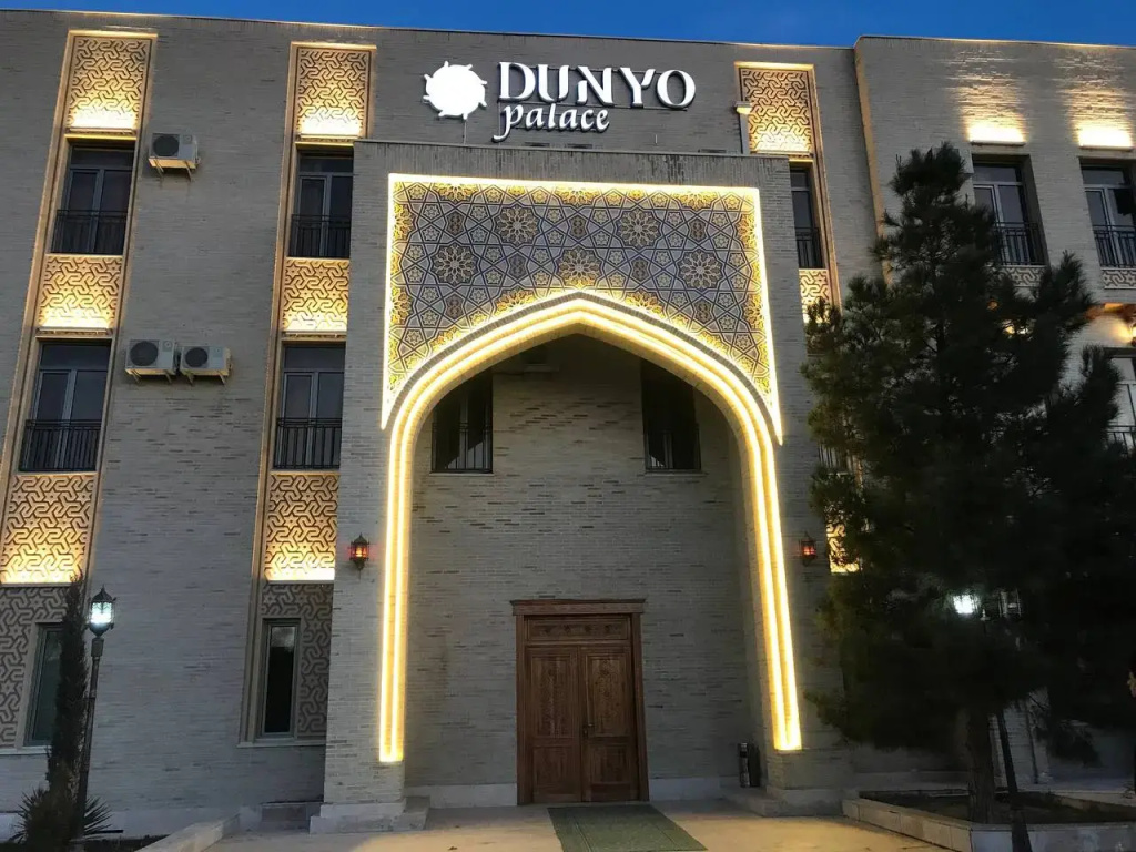 Dunyo Palace Hotel