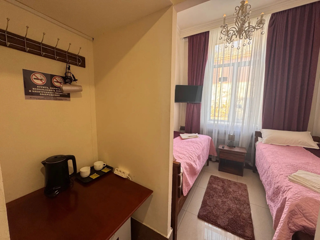 Economy Double room with courtyard view (twin beds)