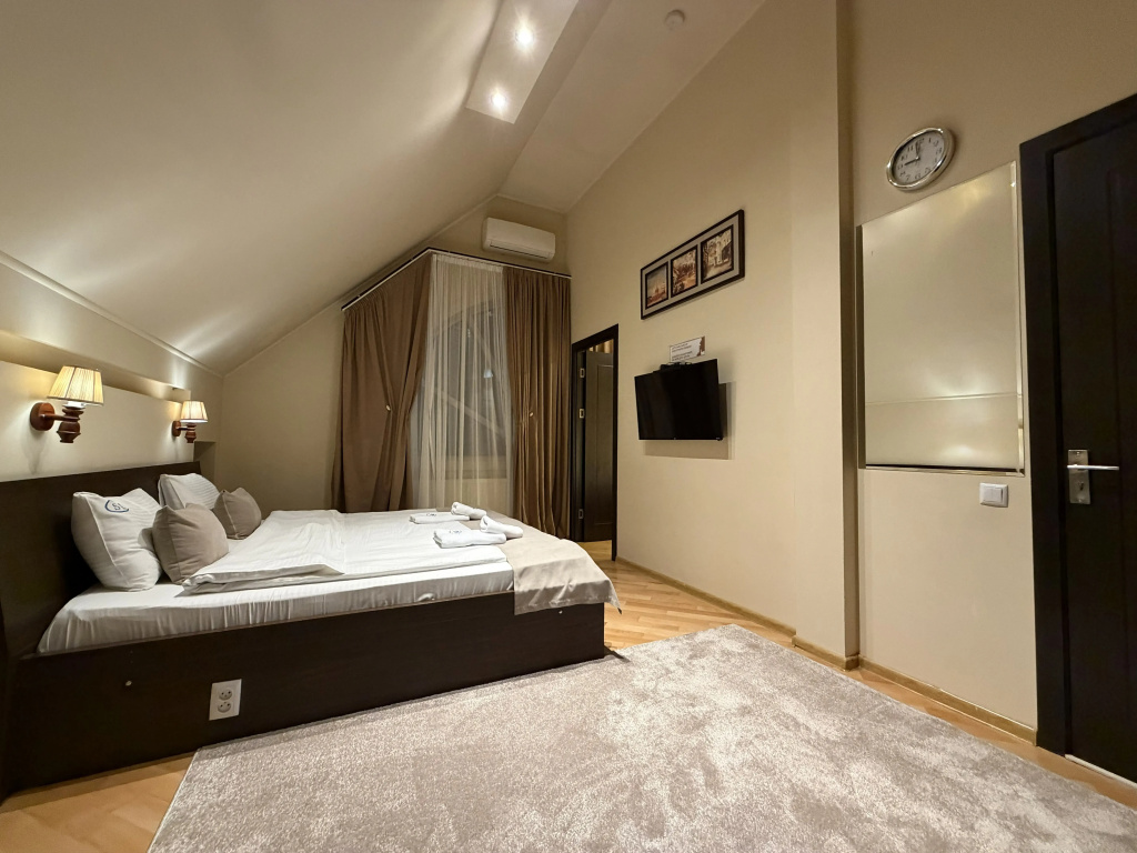 Family Quadruple Suite