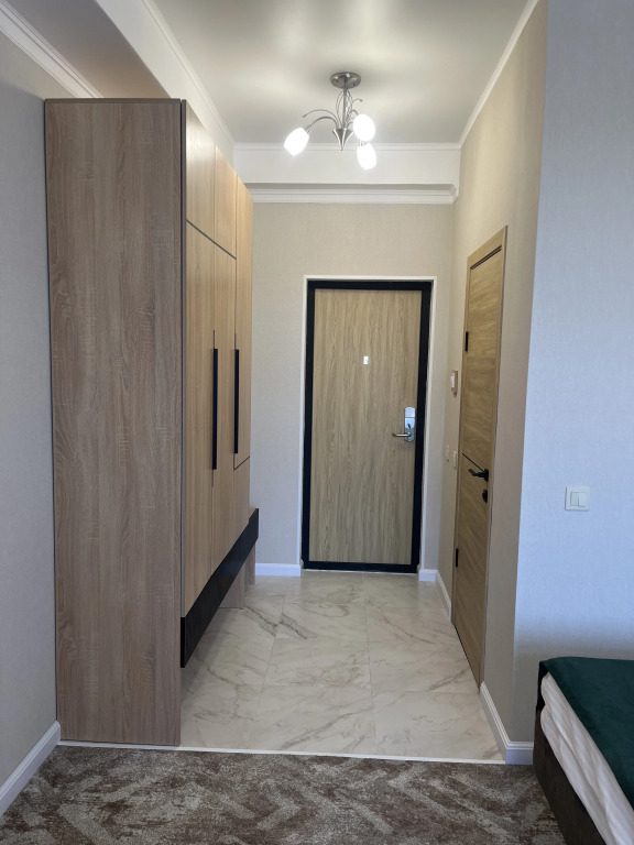 Трёхместный полулюкс с балконом и с красивым видом из окна в Отель Столица