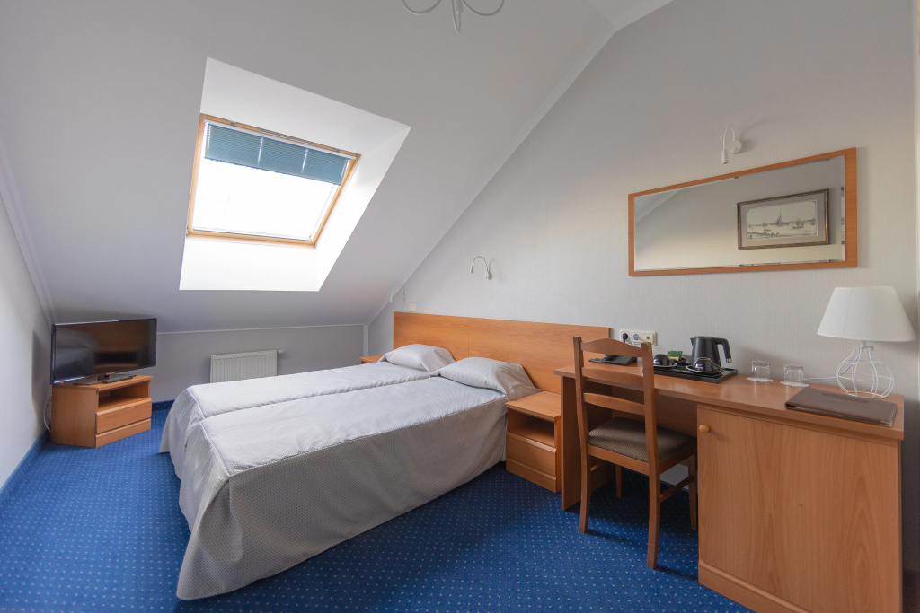 Standard Double Attic room (full double bed)