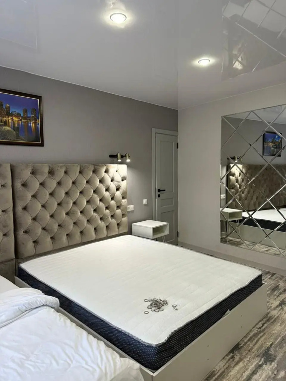 1 Bedroom Quadruple Apartment with balcony and with courtyard view