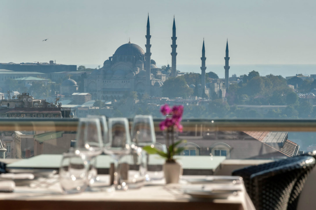 Rixos Pera Istanbul + Nickelodeon Play Tersane Access - 4