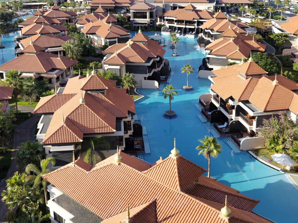 Курортный отель Anantara The Palm Dubai Resort — фото