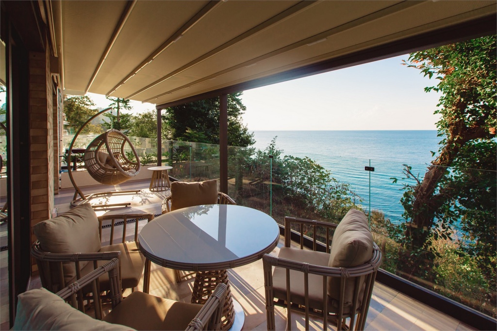 Luchezarny Rezort Resort Hotel Room Type - Grand Deluxe Sextuple room with sea view