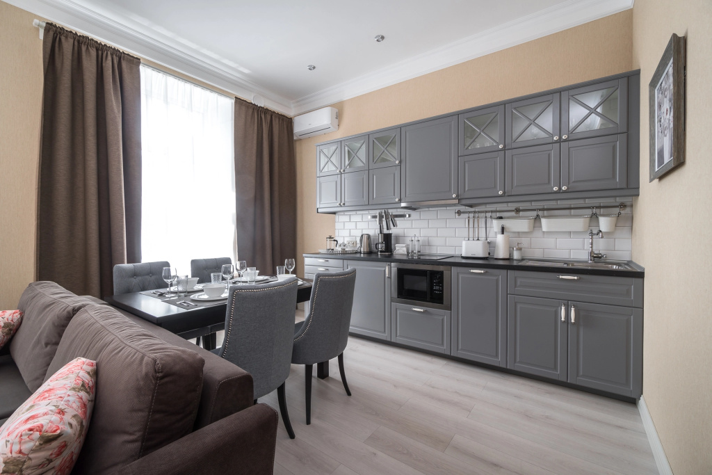 Апартаменты D apartments c 1-ой спальней в тихом дворе на Невском проспекте — фото