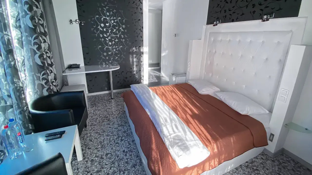 Atmosfera Detox & Spa Room Type - Deluxe Double room with balcony and with city view full double bed