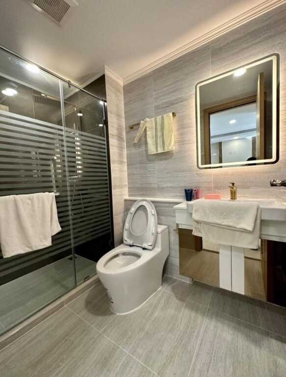 Двухместный номер Standard с балконом двуспальная кровать в Апартаменты  GSR - Dusit Grand Park 2