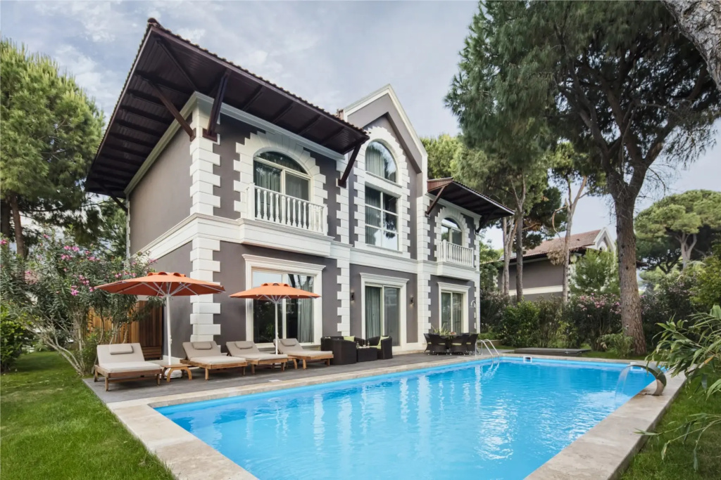 2 Bedrooms Albatros Villa with balcony