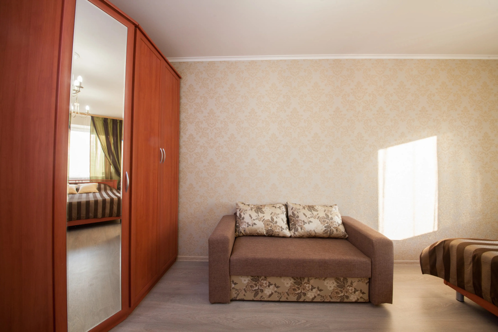 Kvartirov`-Vzletka Room Type - Superior No.1 Double room with city view full double bed