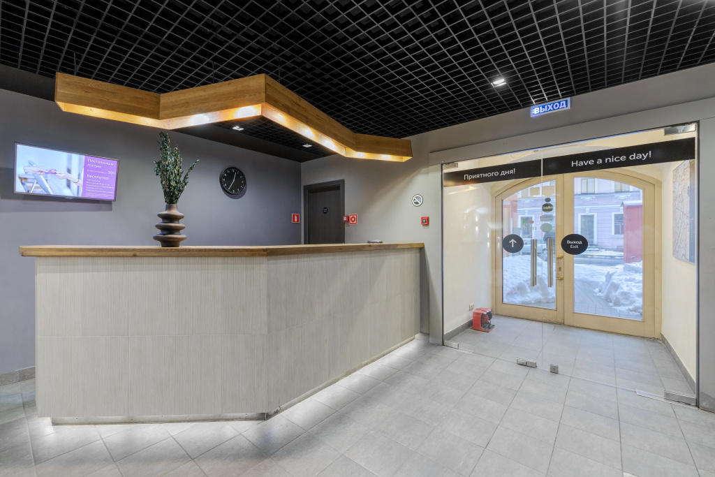 Lobby & Reception