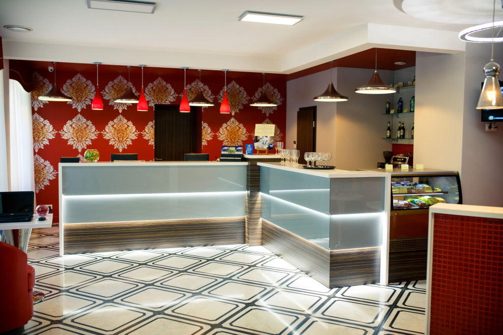 Lobby & Reception