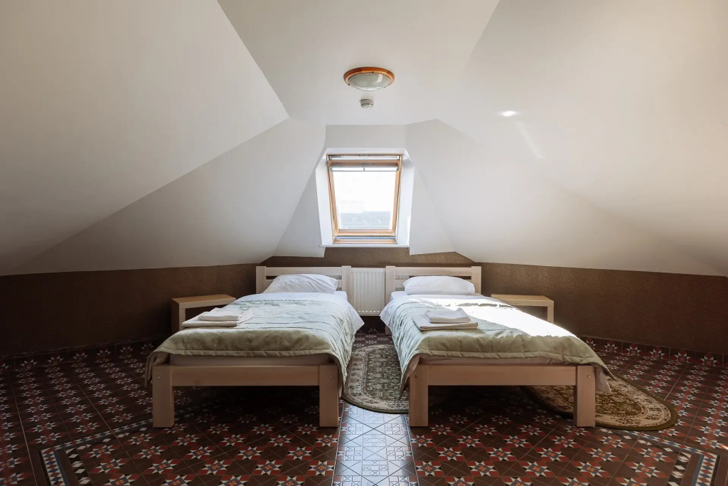 Шестиместный семейный номер Standard Мансарда с 2 комнатами в Константа