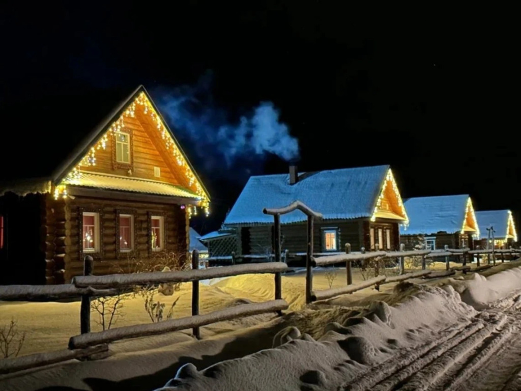 Шестиместный дом Русский в Глэмпинг на озере Сиг