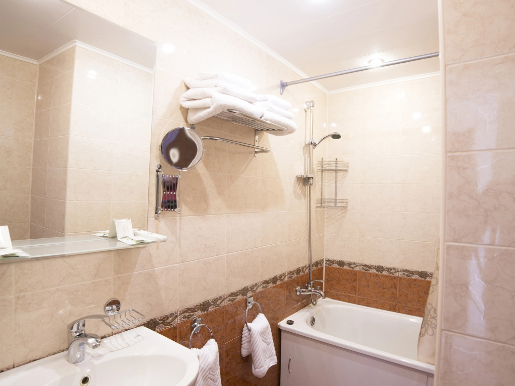 Oktyabr'skaya Hotel Room Type - Double Junior Suite full double bed