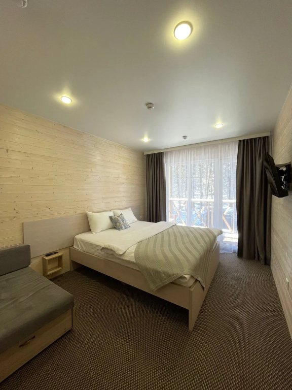 2 Bedrooms Family room