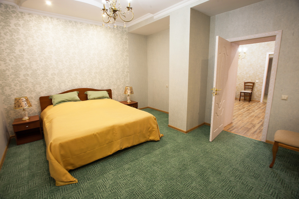 Double Suite (full double bed)