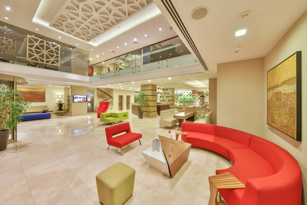 Отель Ramada By Wyndham Istanbul Taksim — фото