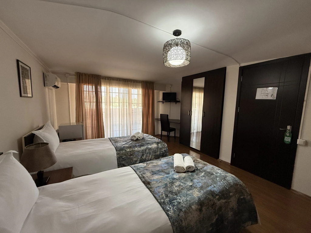 Comfort with Terrace Triple room
