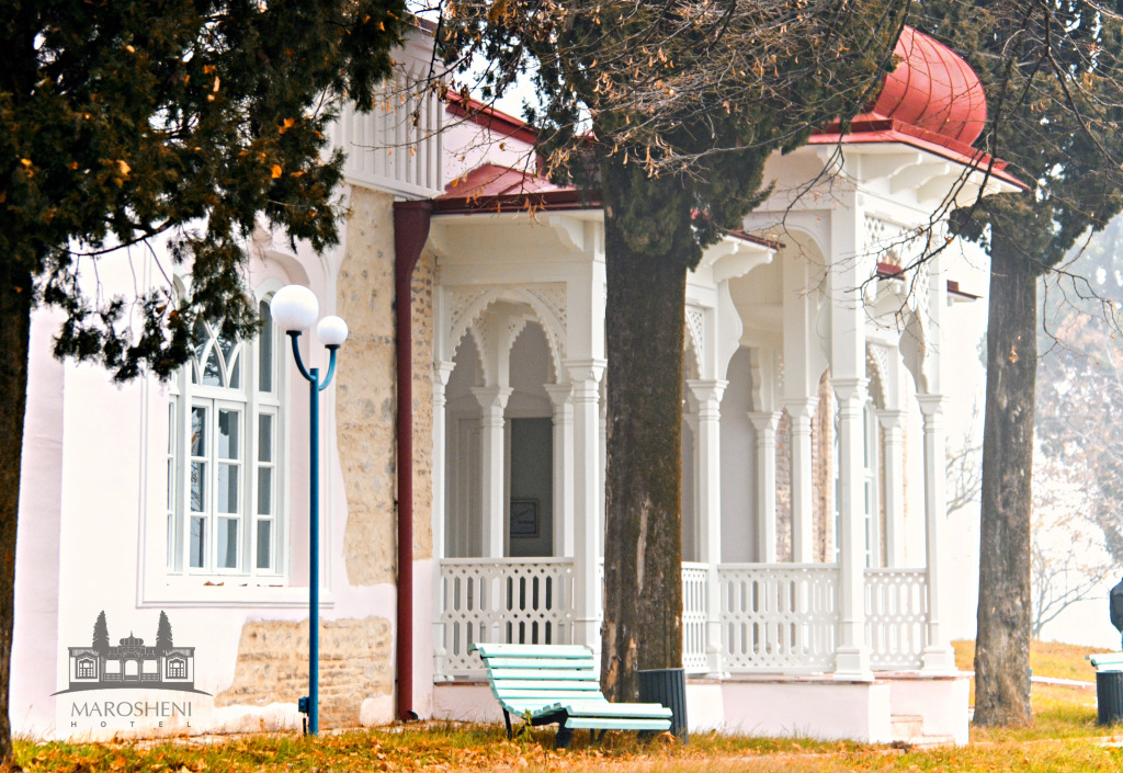 Hotel Marosheni
