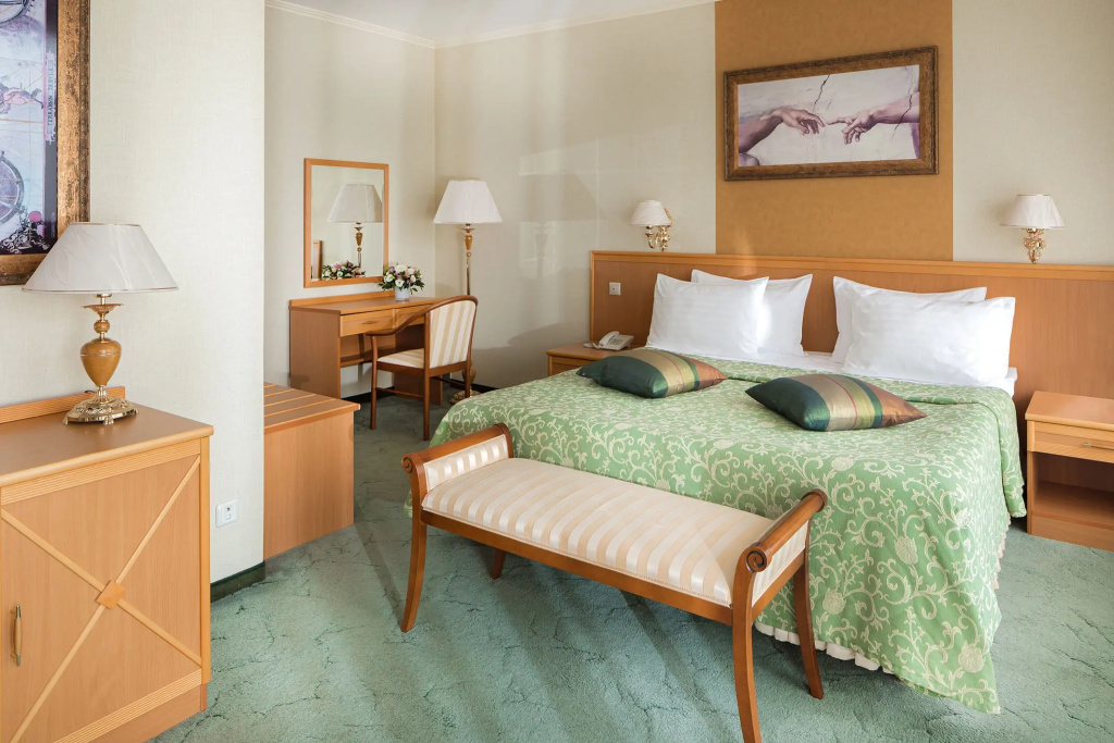2 rooms Double Suite with balcony (full double bed)