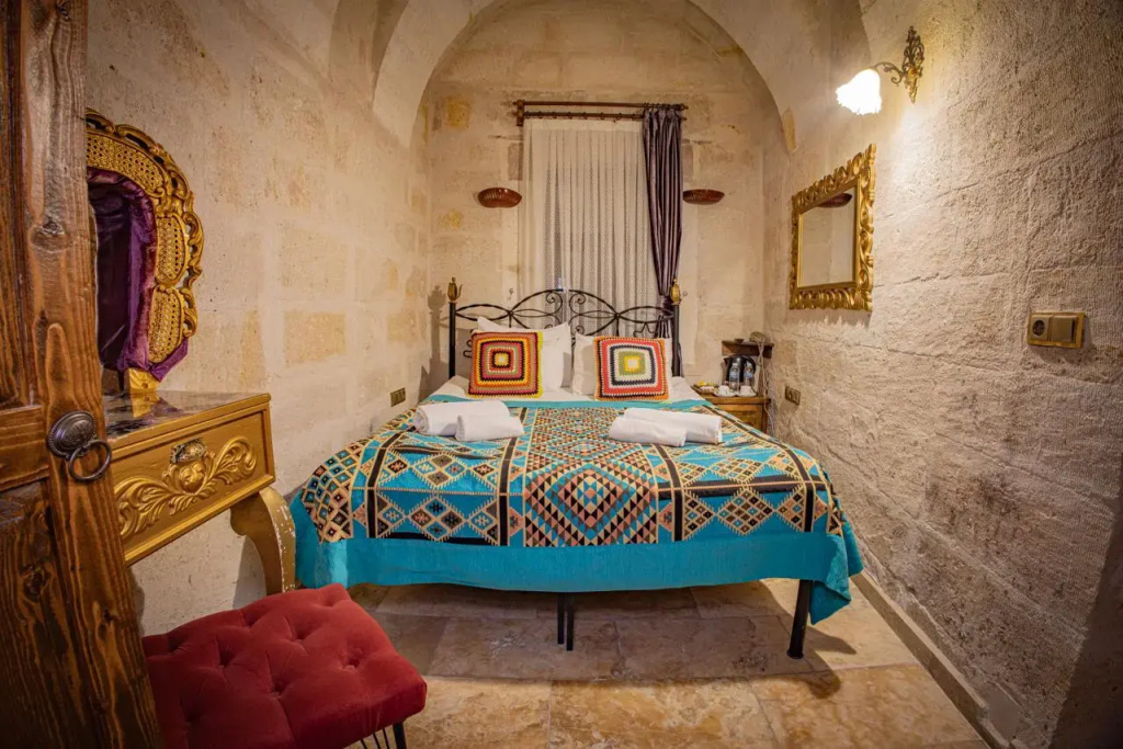 Sapphire Stone Double room (full double bed)