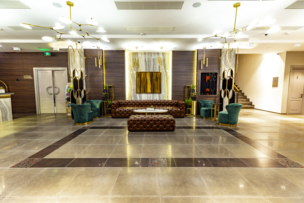 Lobby & Reception