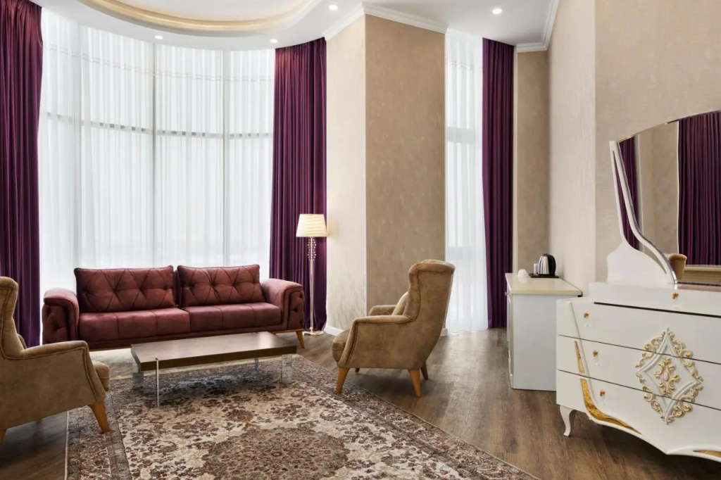 Двухместный люкс VIP с видом на город (двуспальная кровать) в Ramada by Wyndham Shymkent