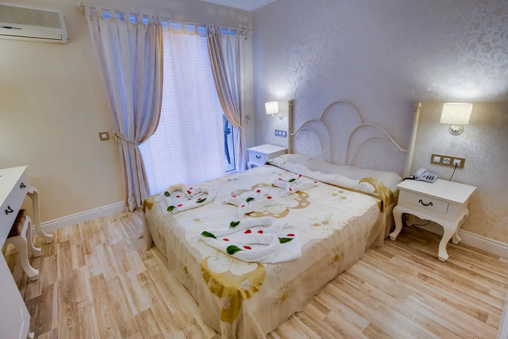 Standard Double room (full double bed)