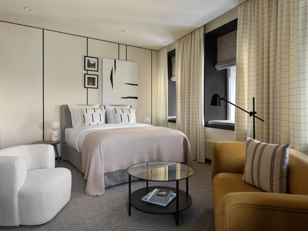 Glinz Hotel By Ginza Project Room Type - Premier Double room with panoramic view full double bed