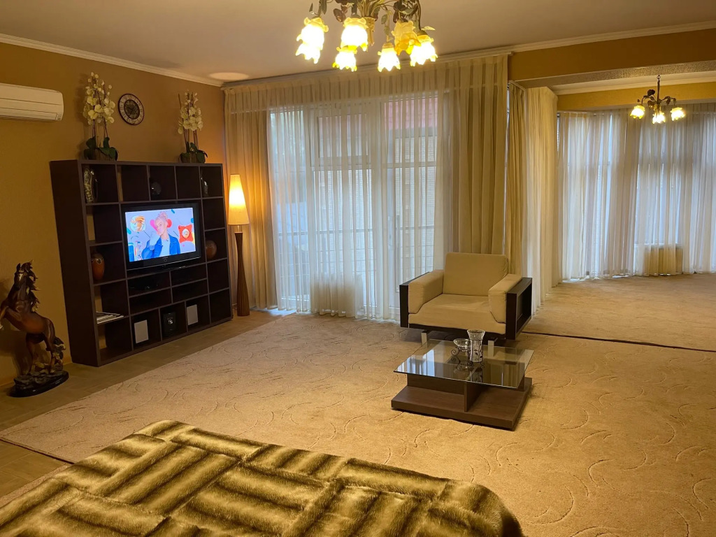 Санаторий евразия город орск. Гостиница континенталь пятигорск. Гостиница кристалл пятигорск. Гостиница евразия пятигорск. Гостиница евразия пятигорск контакты.