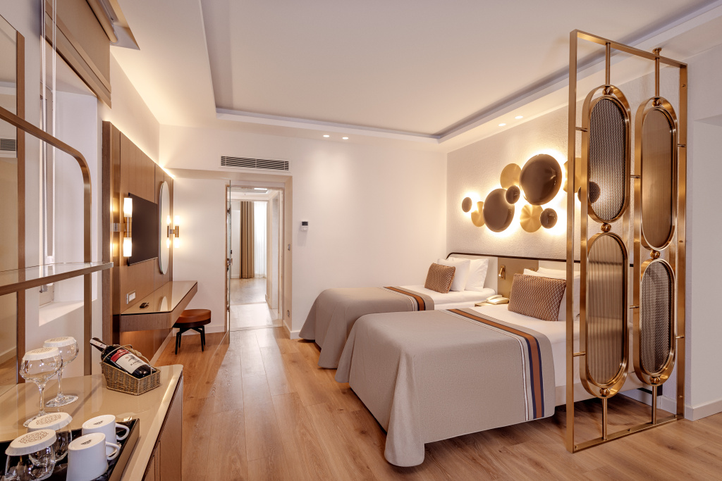 Deluxe Family Suite