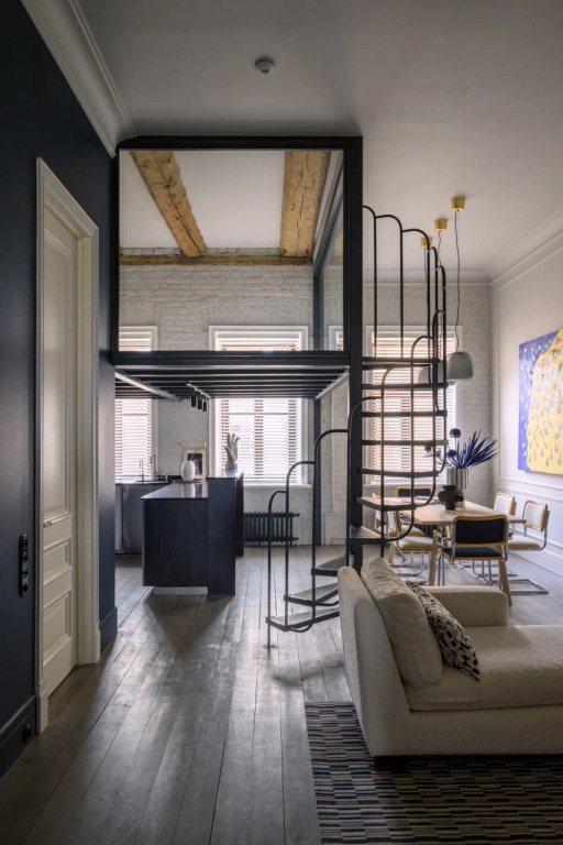 Апартаменты с видом на Фонтанку и Троицкий собор