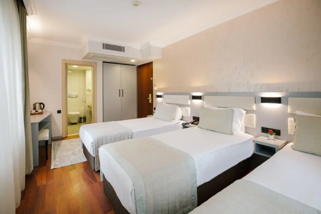 Panoramic Triple room