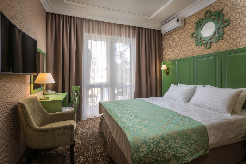 Marsel Hotel Room Type - The First Category Double room with balcony full double bed