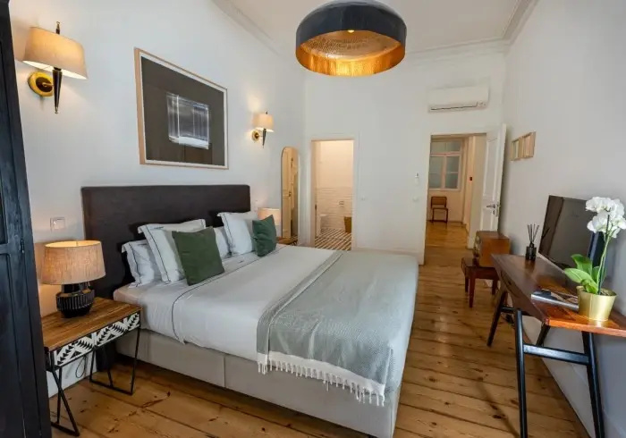 Deluxe Double room (full double bed)