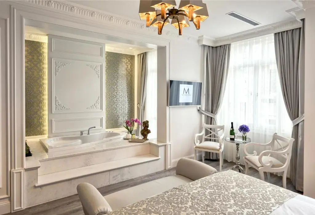 With Jacuzzi Double Suite (full double bed)