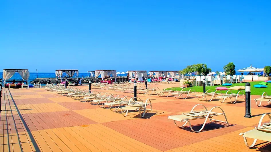 Beach & Waterfront