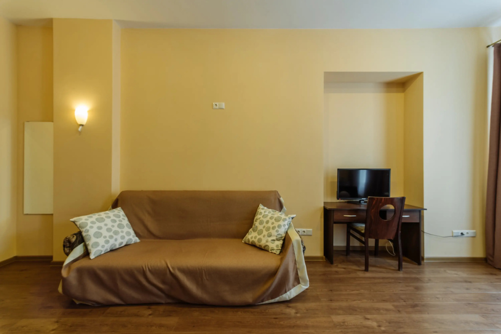 Almaz U Mostov Hotel