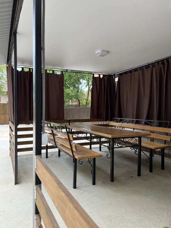 Четырёхместный номер Standard с балконом в Good House Abh