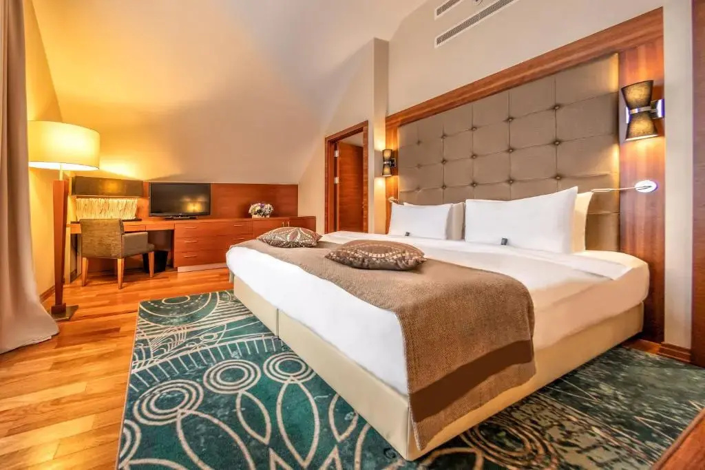 Hotel Crowne Plaza Borjomi by IHG - Chambres