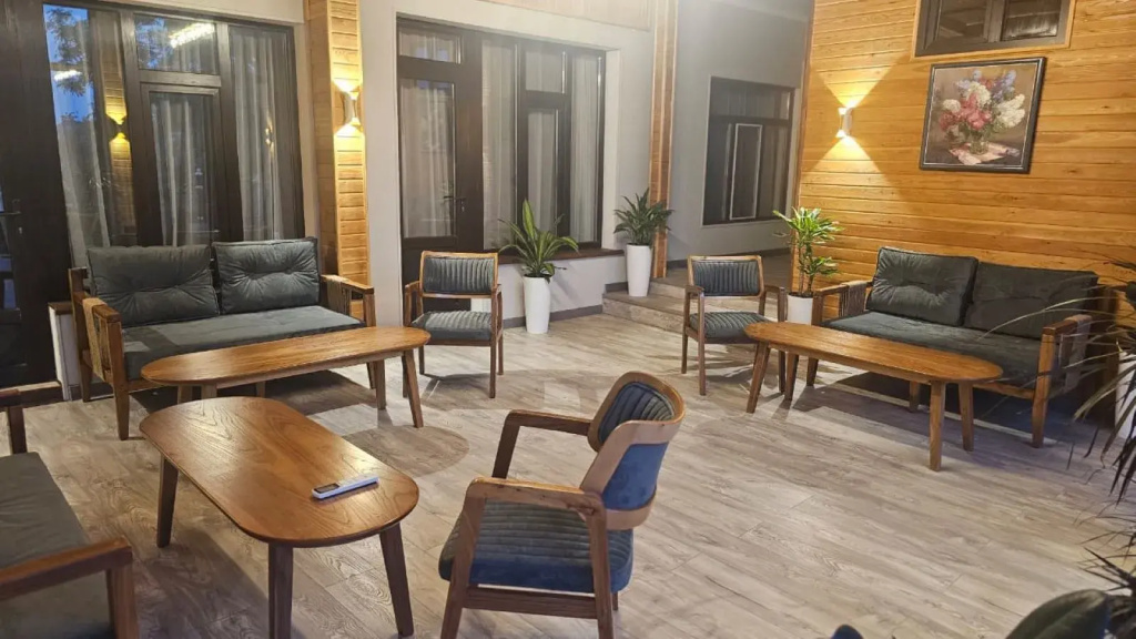Kausar. Hotel - Général