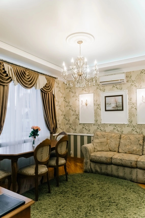 Double Suite C (full double bed)