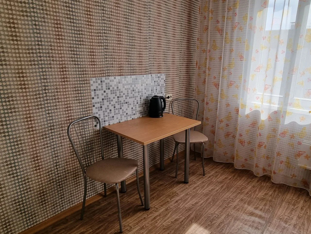 Отель Квартира однокомнатная в 1 км от ТРЦ Планета в Красноярске
