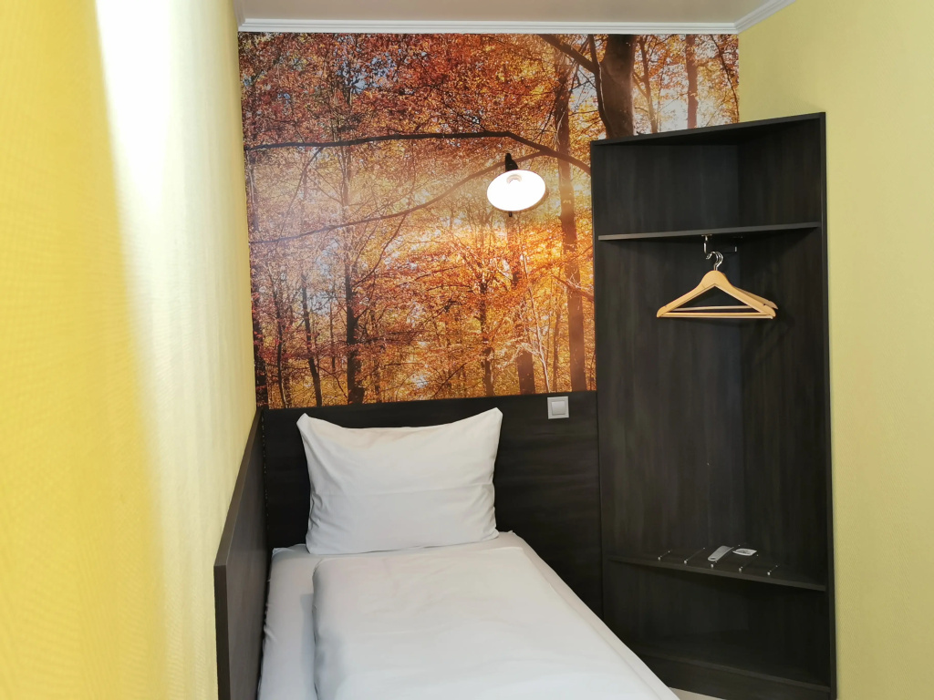 Economy room