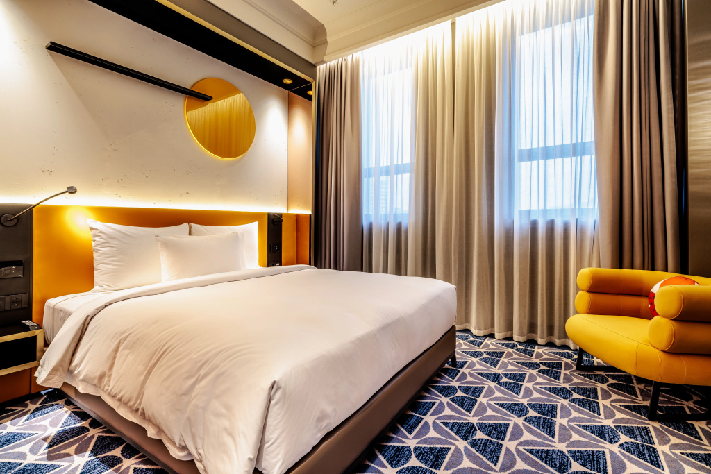 Hotel Maidens Hotel Room Type - Premium Double room with courtyard view full double bed
