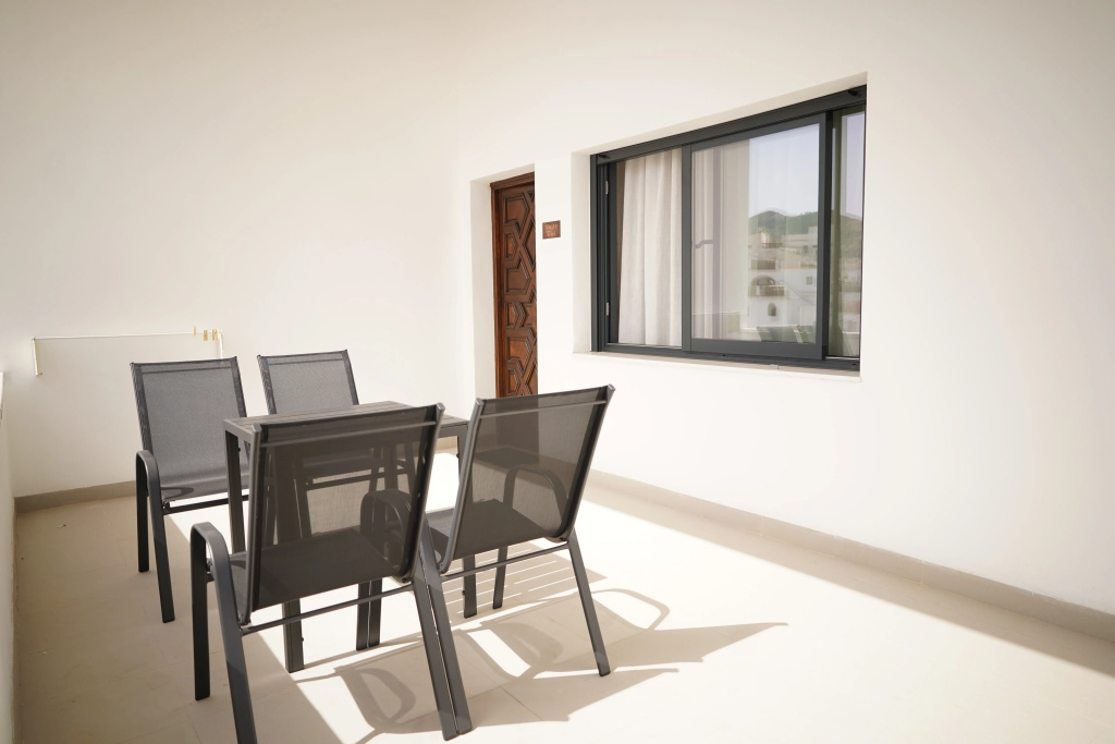 2 Bedrooms Apartment with balcony and with city view