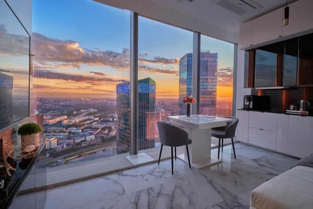 Апартаменты Sky City Moscow 80 этаж Вид на МГУ, Лужники, Парк победы, Воробьевы горы! Уникальный вид! — фото