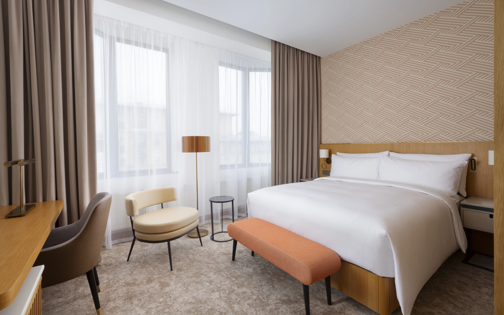 DoubleTree Moscow Arbat Hotel Room Type - Deluxe Double room full double bed